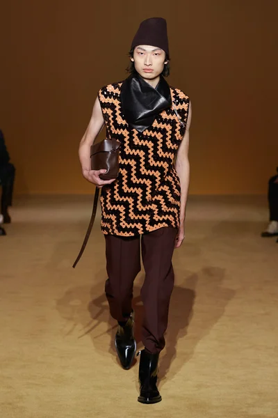 Look 12